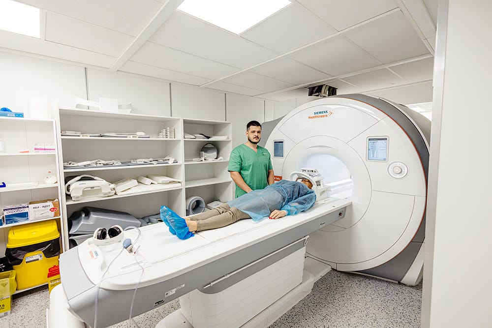 Tehnologie de ultima generatie RMN - Clinica Medicala Grama
